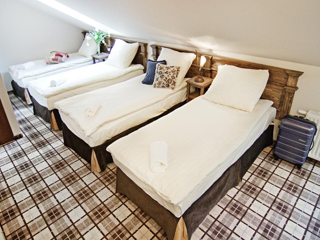 Five Stars Bed&Breakfast Wroclaw Room photo