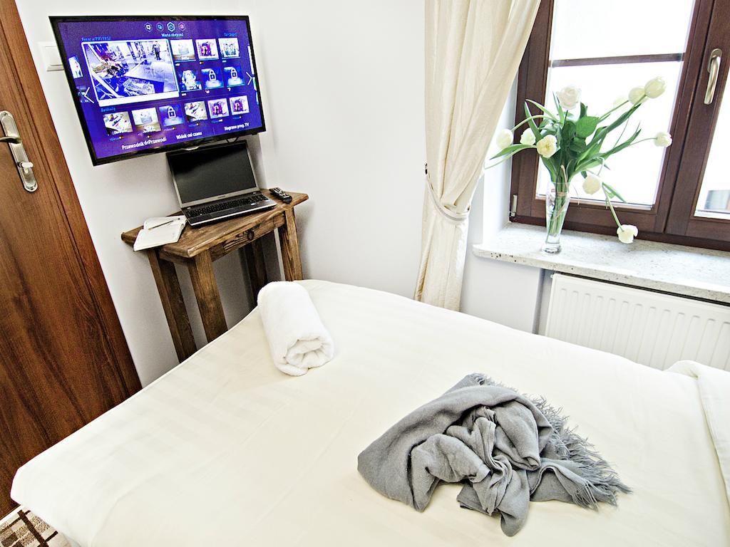 Five Stars Bed&Breakfast Wroclaw Room photo